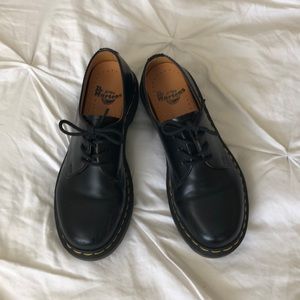 Women’s 1461 smooth doc martens